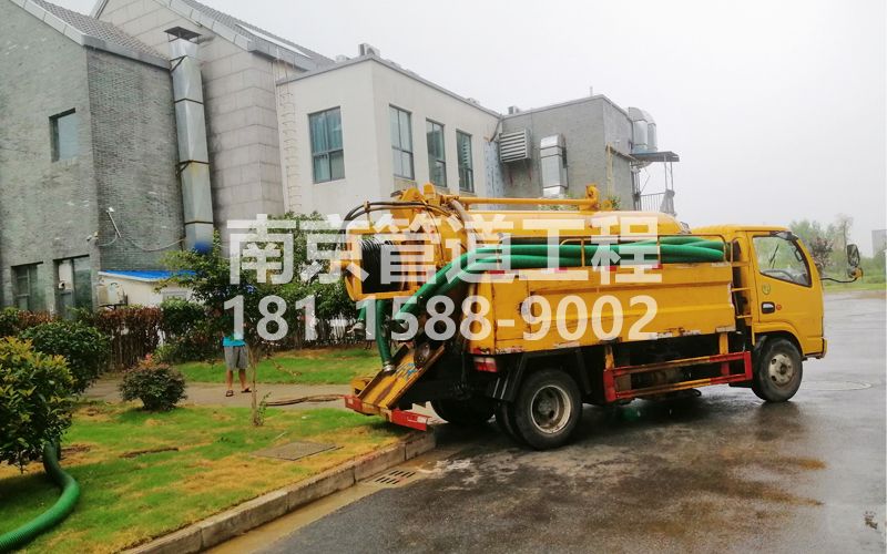 246吴边小区化粪池清理