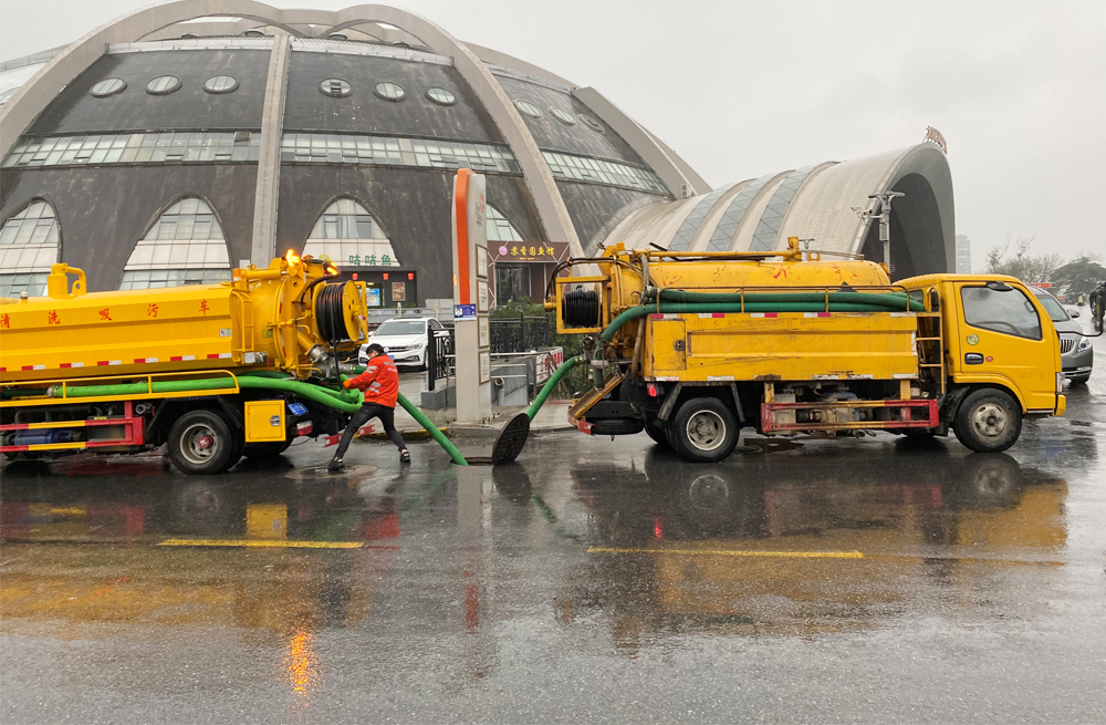 吴边商场管道清淤