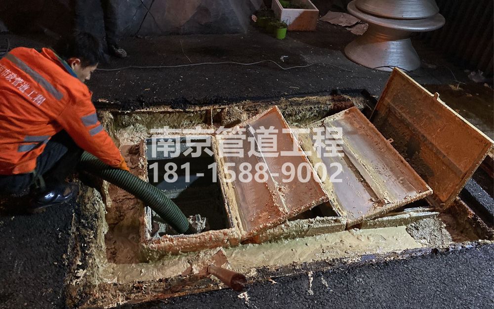 276吴边饭店隔油池清理