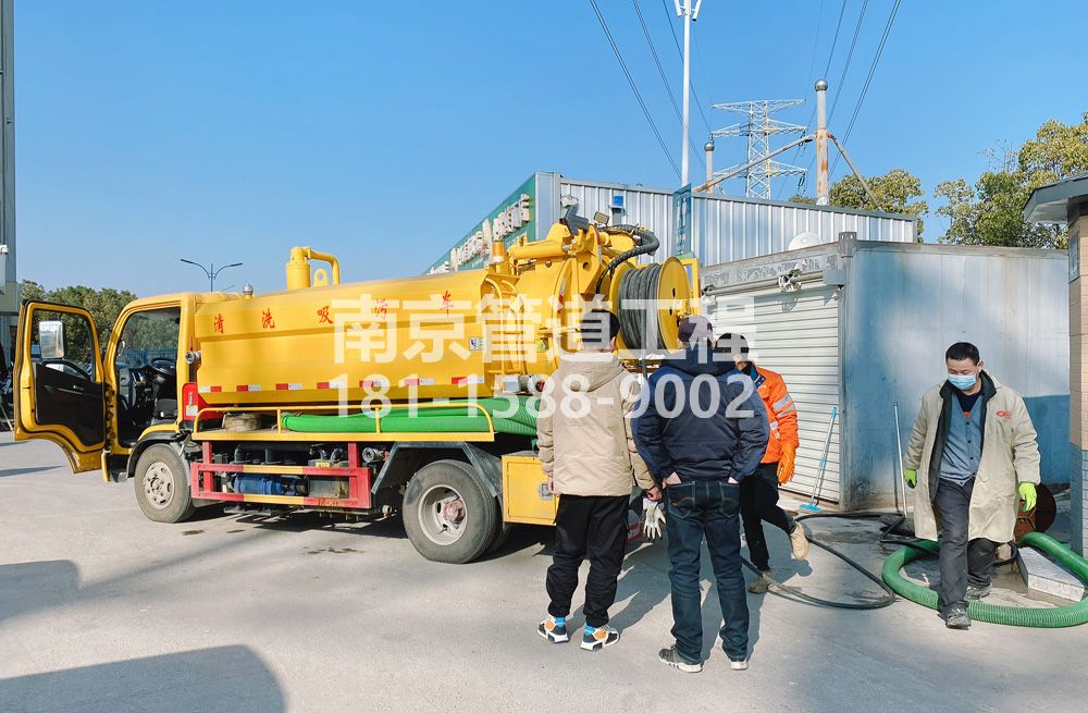 311吴边粮油市场化粪池清理